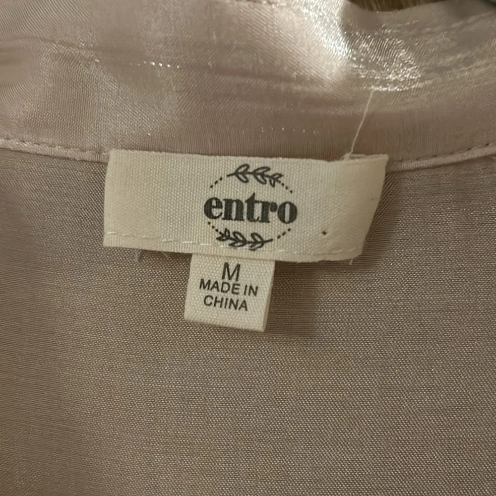 Entro Women’s Button Down Gold Shirt Shimmer Holiday Blouse size Medium - Picture 3 of 10